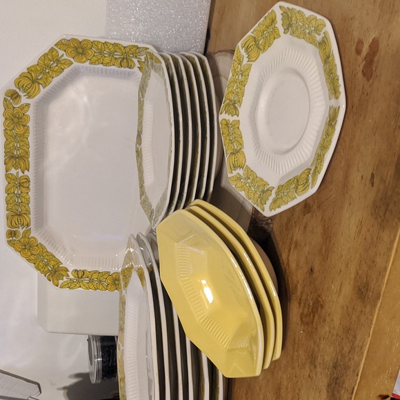 Independence Ironstone by Interpace NKT Japan Yellow Design Octagonal Dishes 17 - Picture 4 of 16